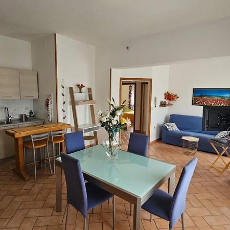 Delizioso Appartamento Collinare Limigiano Buitenkant foto