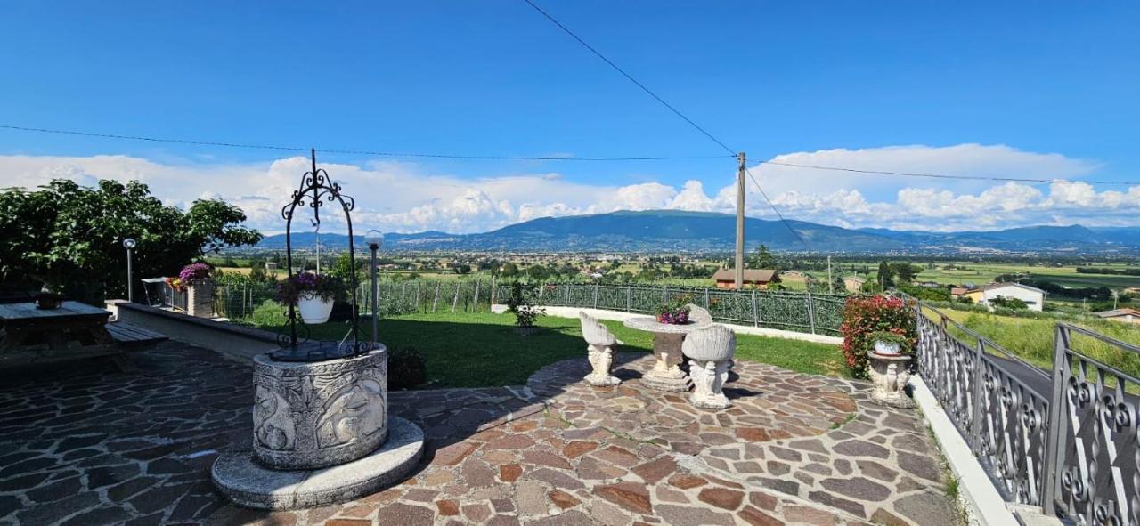 Delizioso Appartamento Collinare Limigiano Buitenkant foto